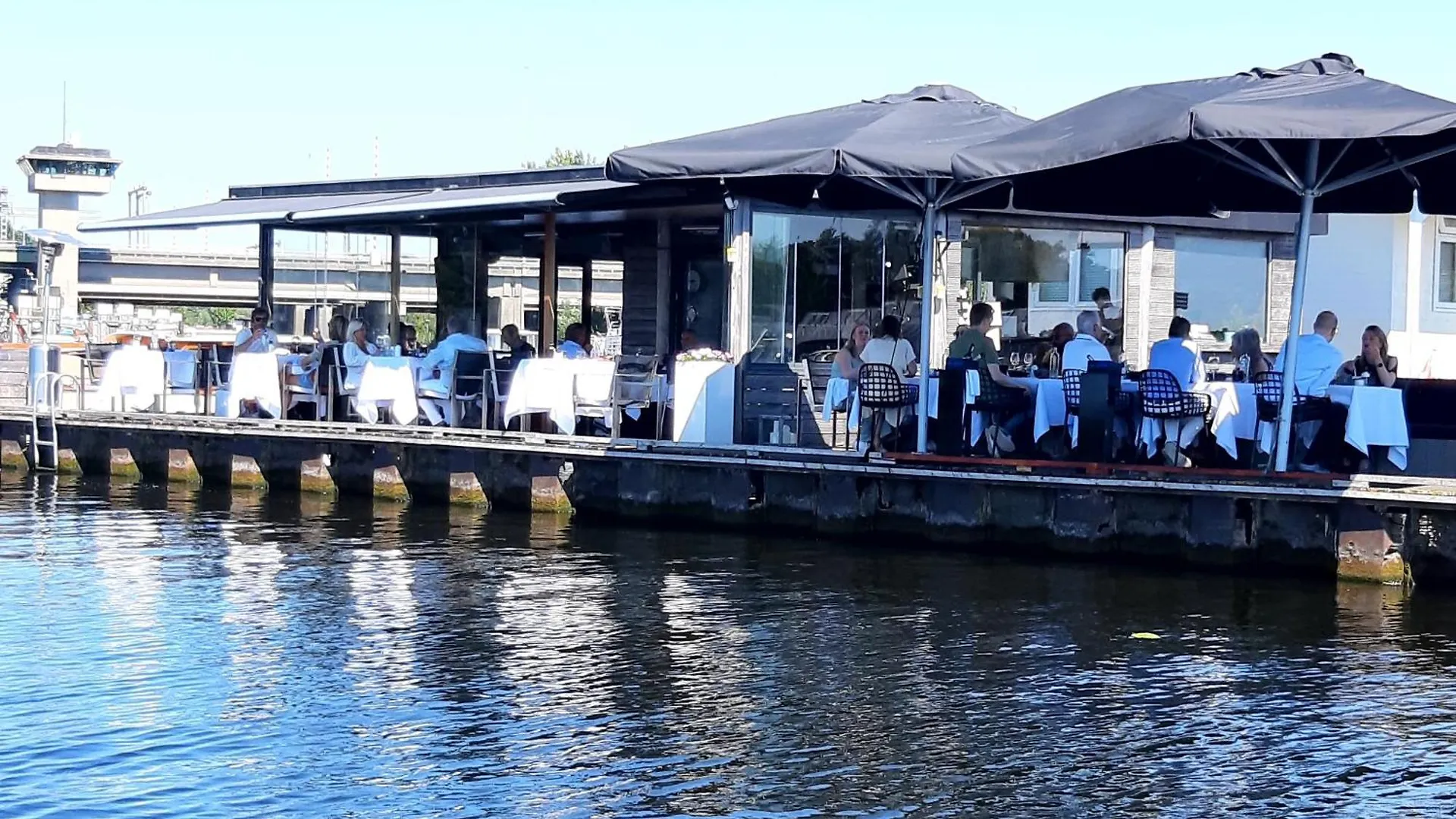 Botel Motorjacht At Ease Hotel Amsterdam