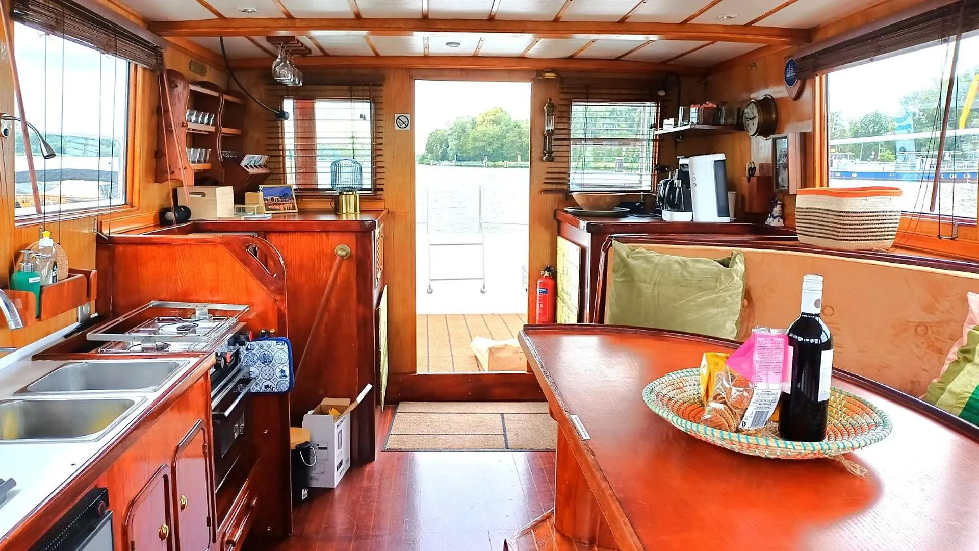 Botel Motorjacht At Ease Hotel Amsterdam Netherlands
